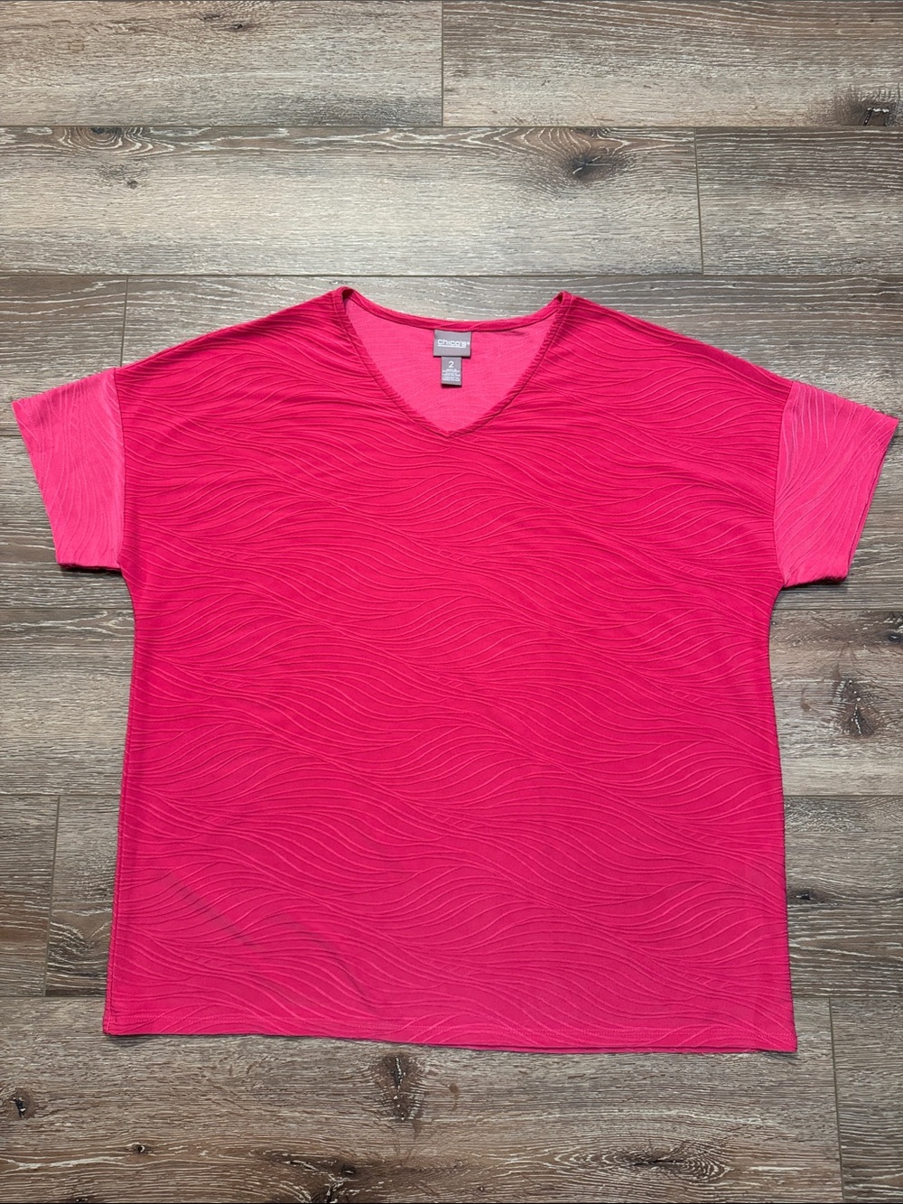 Chico's Vibrant Fuchsia Wave-Textured V-Neck Short Sleeve Top